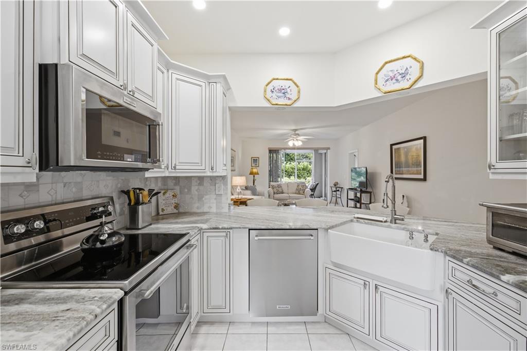 LAUREL OAKS AT PELICAN BAY - Residential Lease