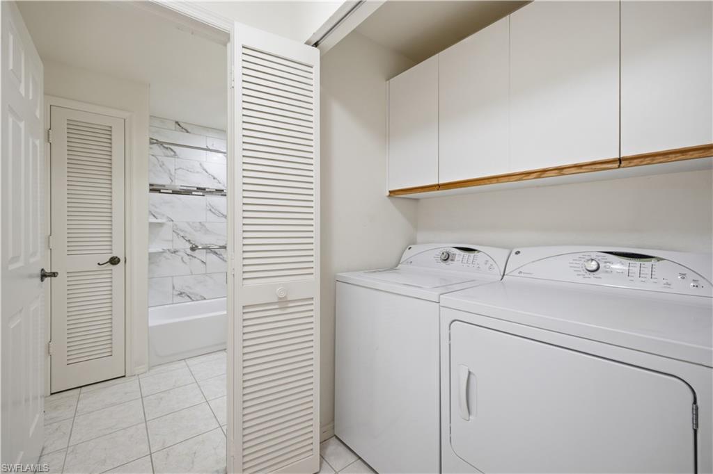 LAUREL OAKS AT PELICAN BAY - Residential Lease