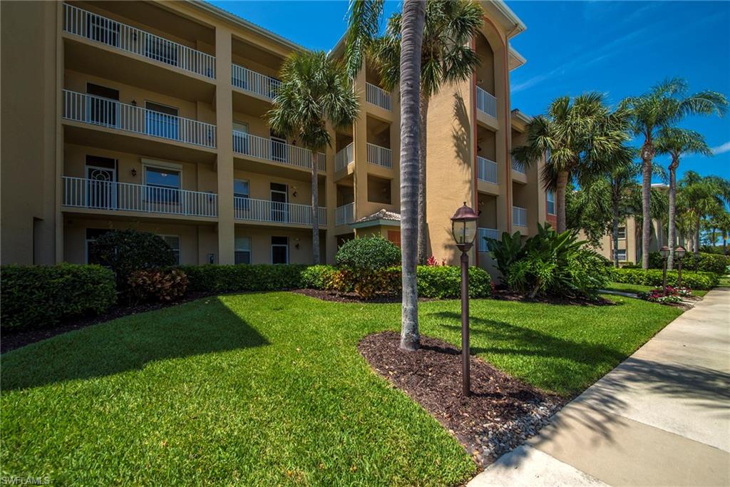 This lovely Brookside model condo in the Terraces of Highland Woods boasts granite countertops, refaced cabinetry, fresh paint, tiled lanais, western exposure, stainless steel appliances, and much much more. Highland Woods is a wonderful bundled golf community with a newly renovated golf course, newly renovated clubhouse, and a brand new fitness facility. With numerous golfing groups, tennis groups and weekly events at the club. It won't take long for you to feel right at home in Highland Woods. Schedule your showing today before its too late