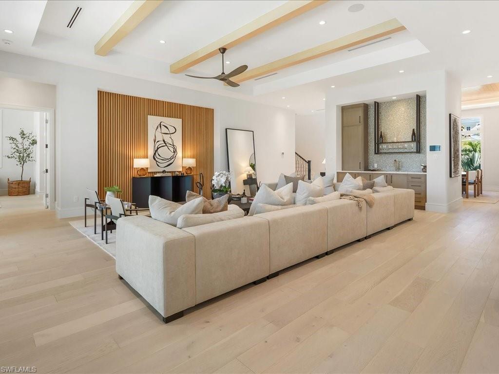 MOORINGS - Residential