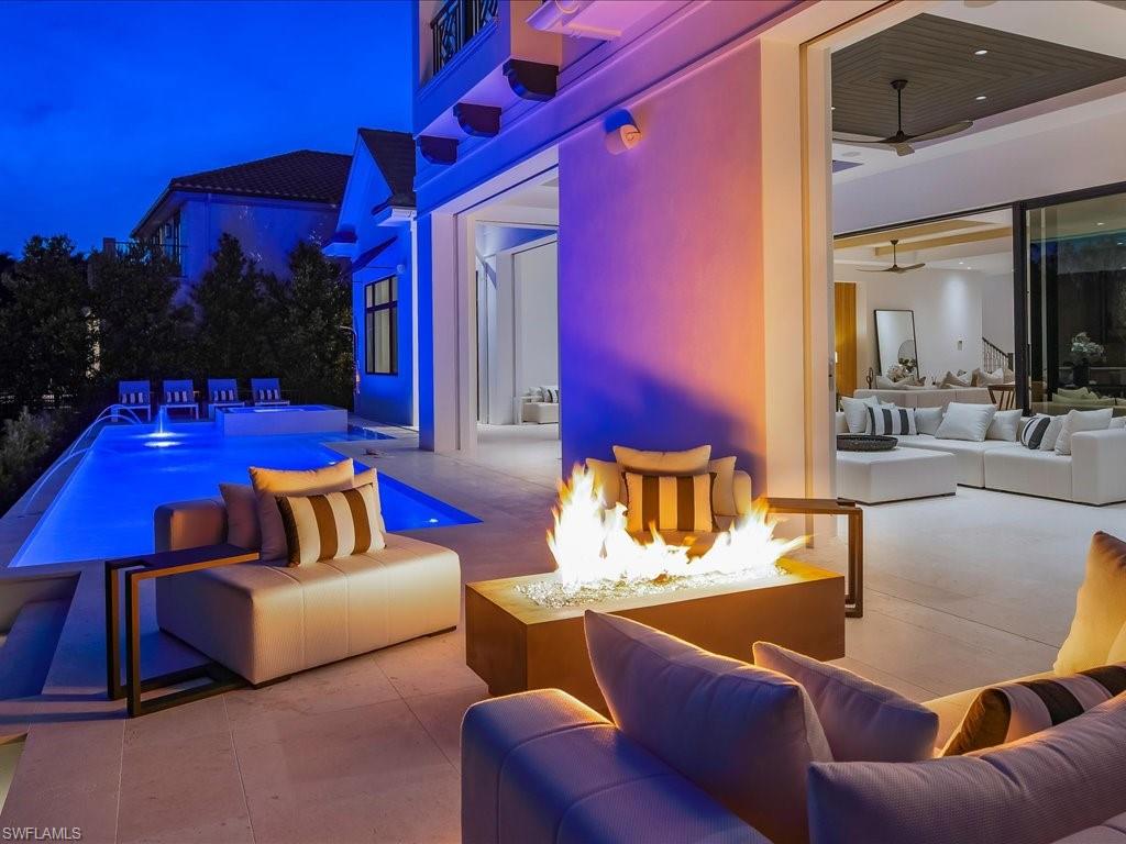MOORINGS - Residential