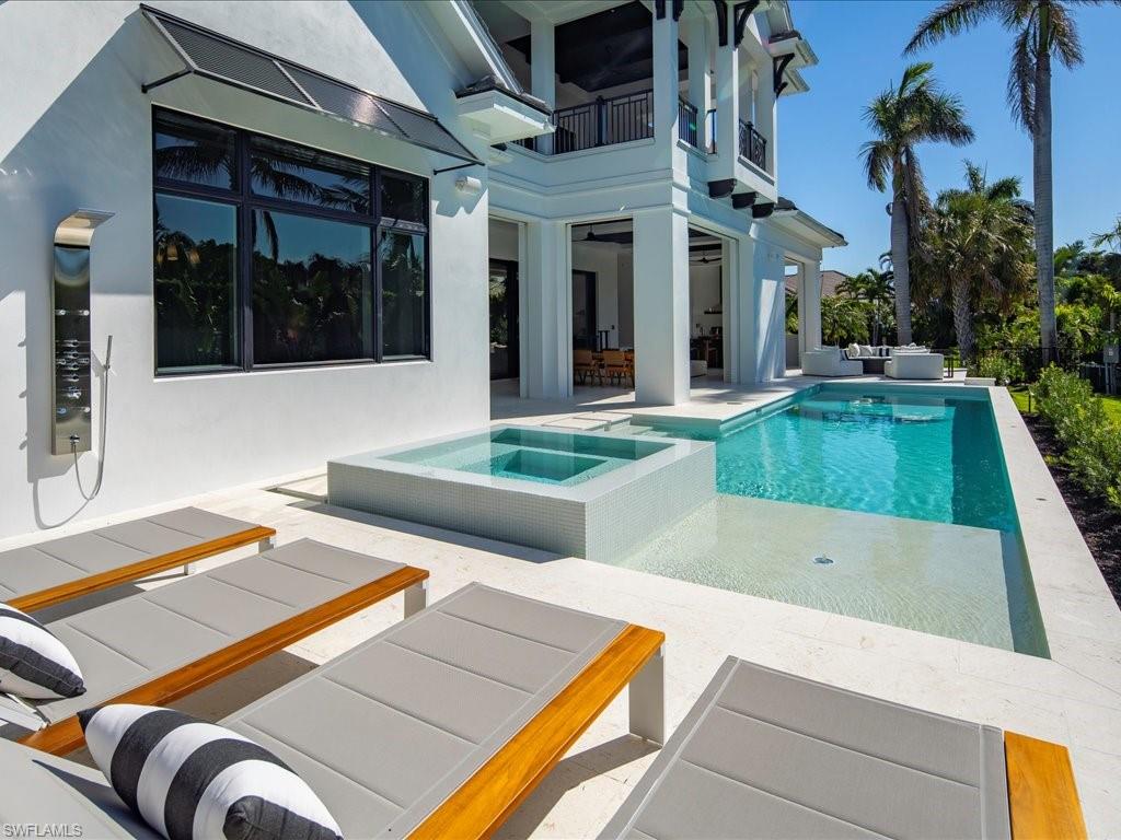 MOORINGS - Residential