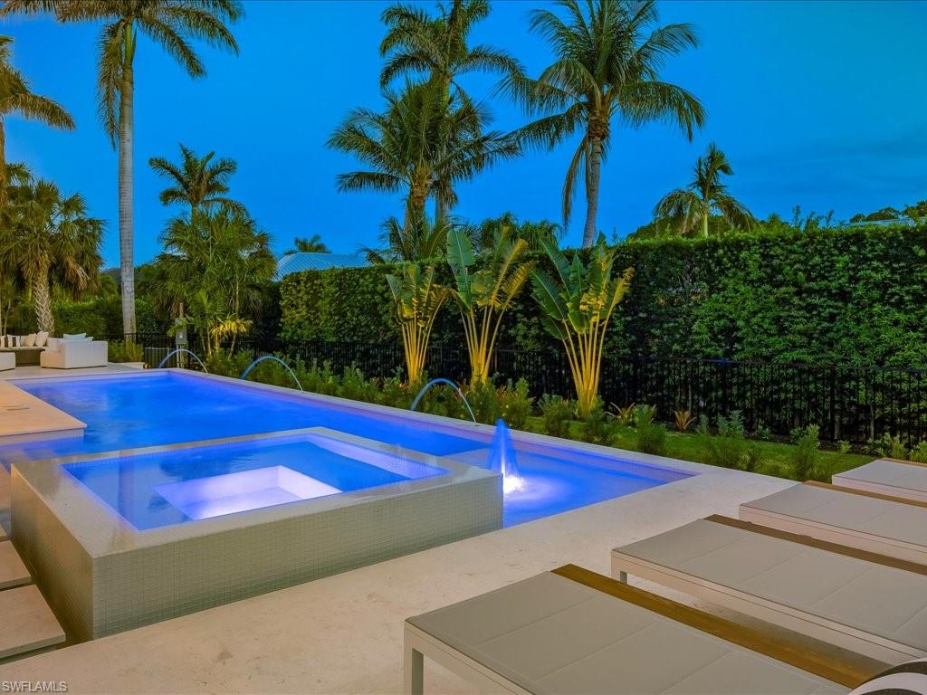 MOORINGS - Residential