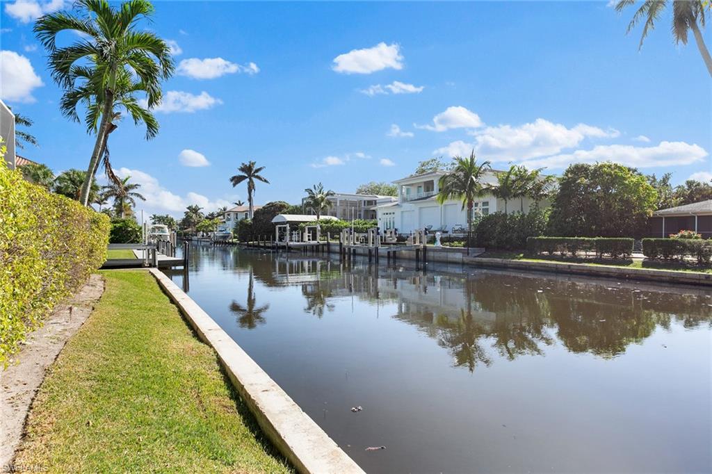 AQUALANE SHORES - Residential