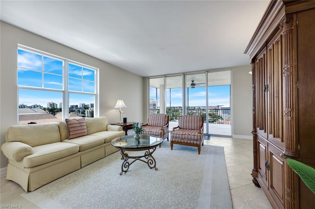 COURTYARD TOWERS - Residential
