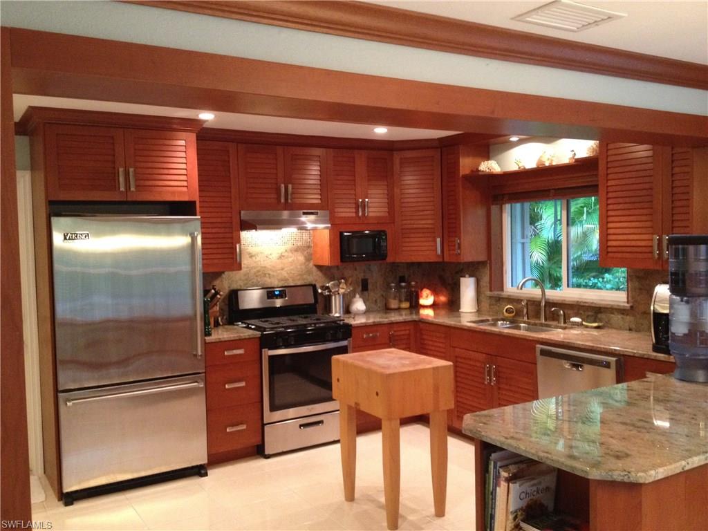 YACHT CLUB - Residential