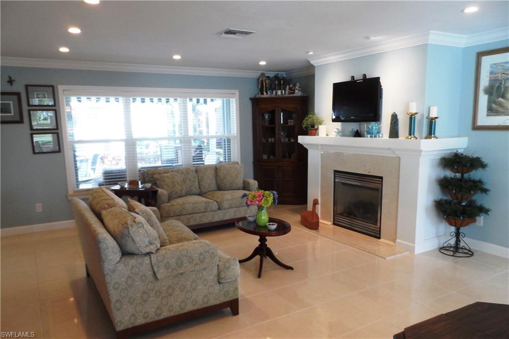 YACHT CLUB - Residential