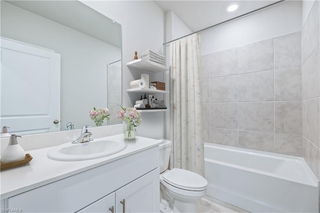 HEMINGWAY POINTE - Residential