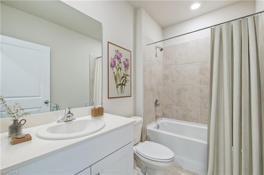 HEMINGWAY POINTE - Residential
