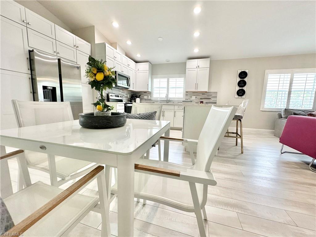 NAPLES PARK - Residential