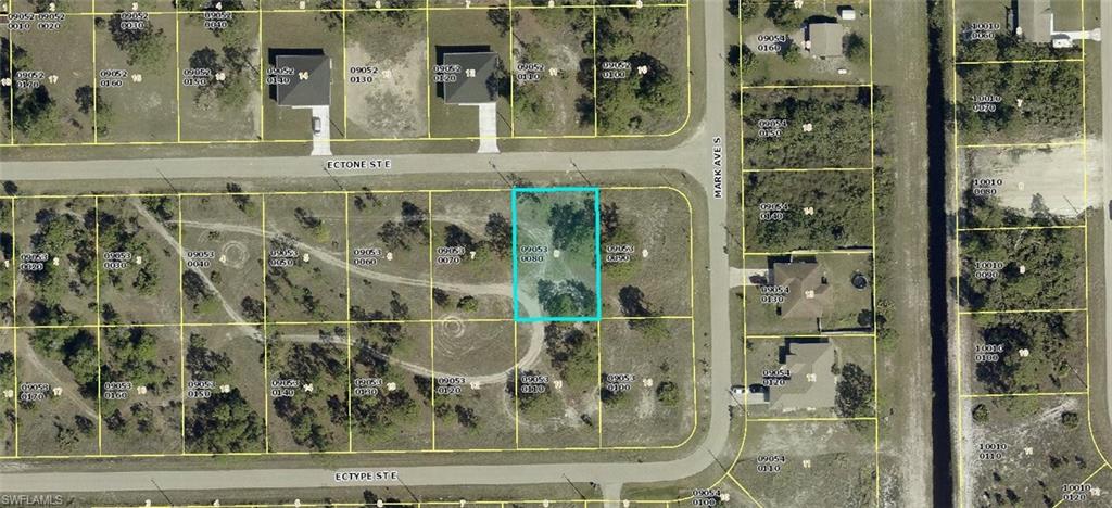 LEHIGH ACRES - Land