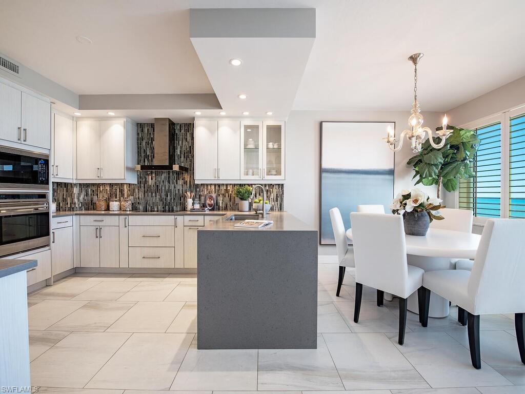 CARLYSLE AT BAY COLONY - Residential