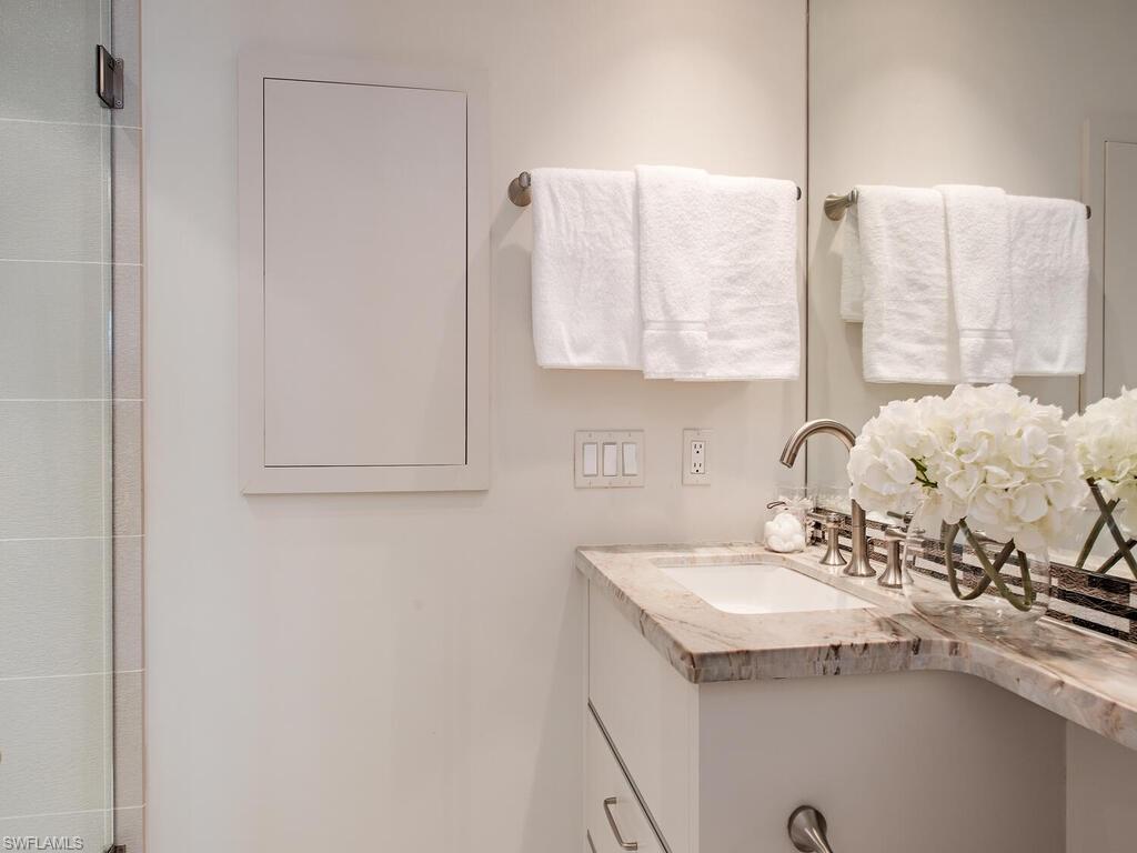 CARLYSLE AT BAY COLONY - Residential