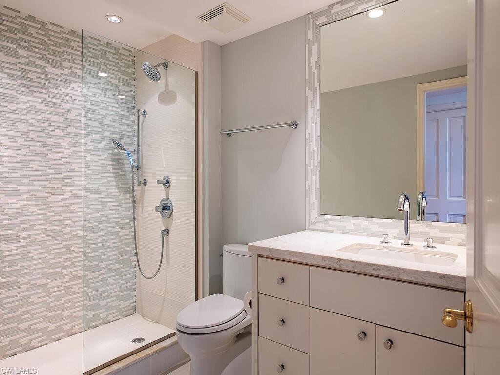 CARLYSLE AT BAY COLONY - Residential