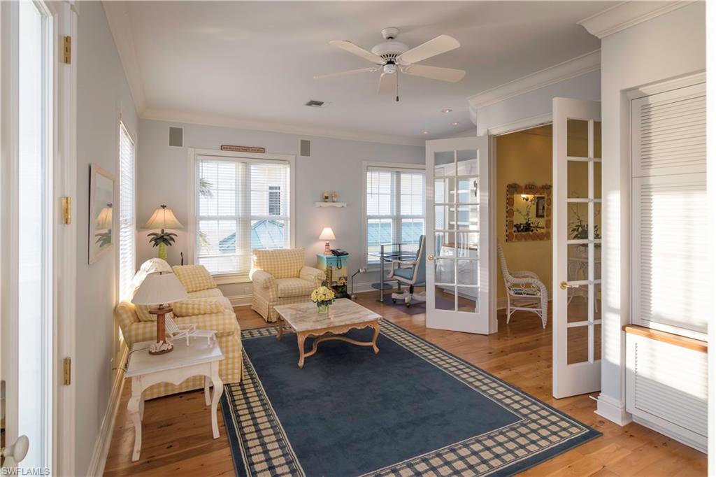 BAREFOOT BEACH - Residential