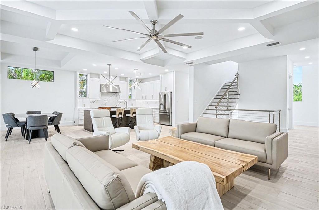 HIDEAWAY BEACH - Residential