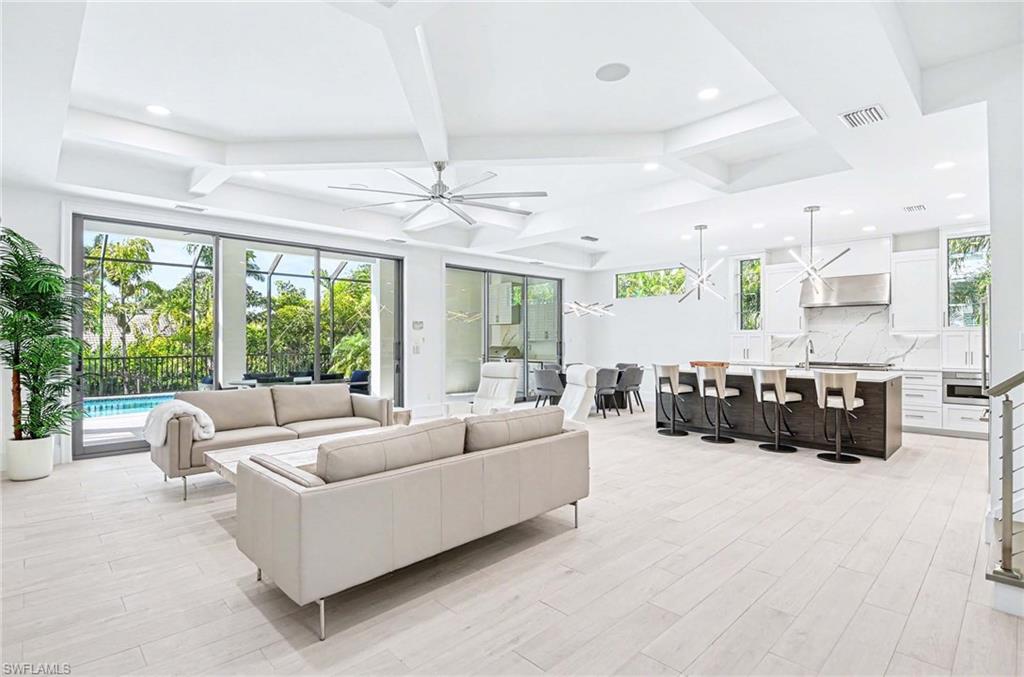 HIDEAWAY BEACH - Residential