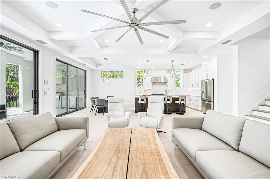 HIDEAWAY BEACH - Residential