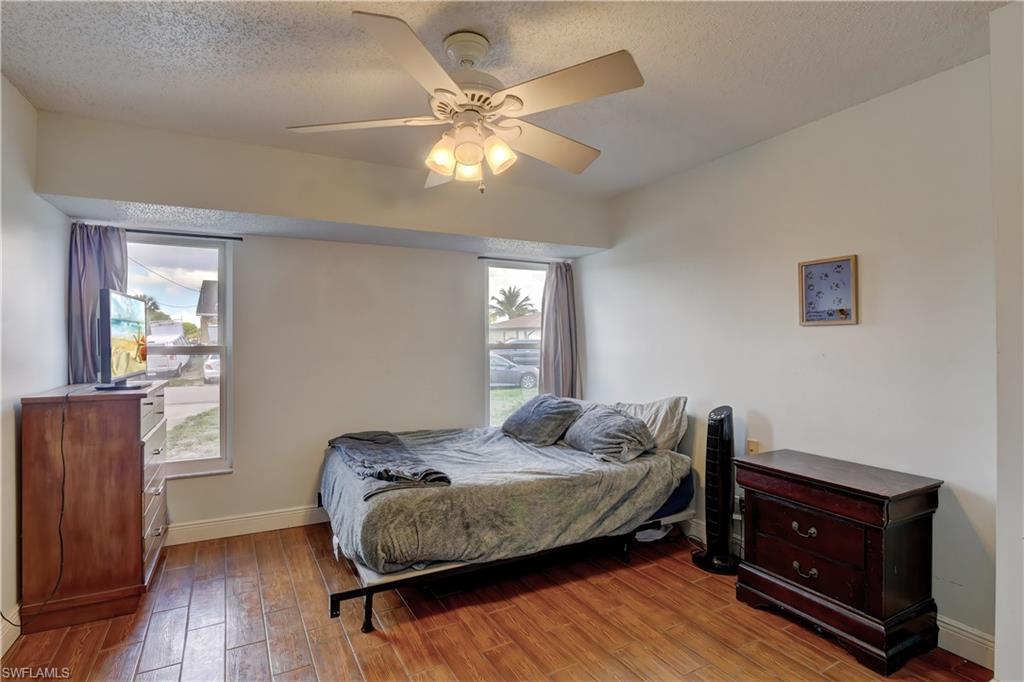 SAN CARLOS PARK - Residential