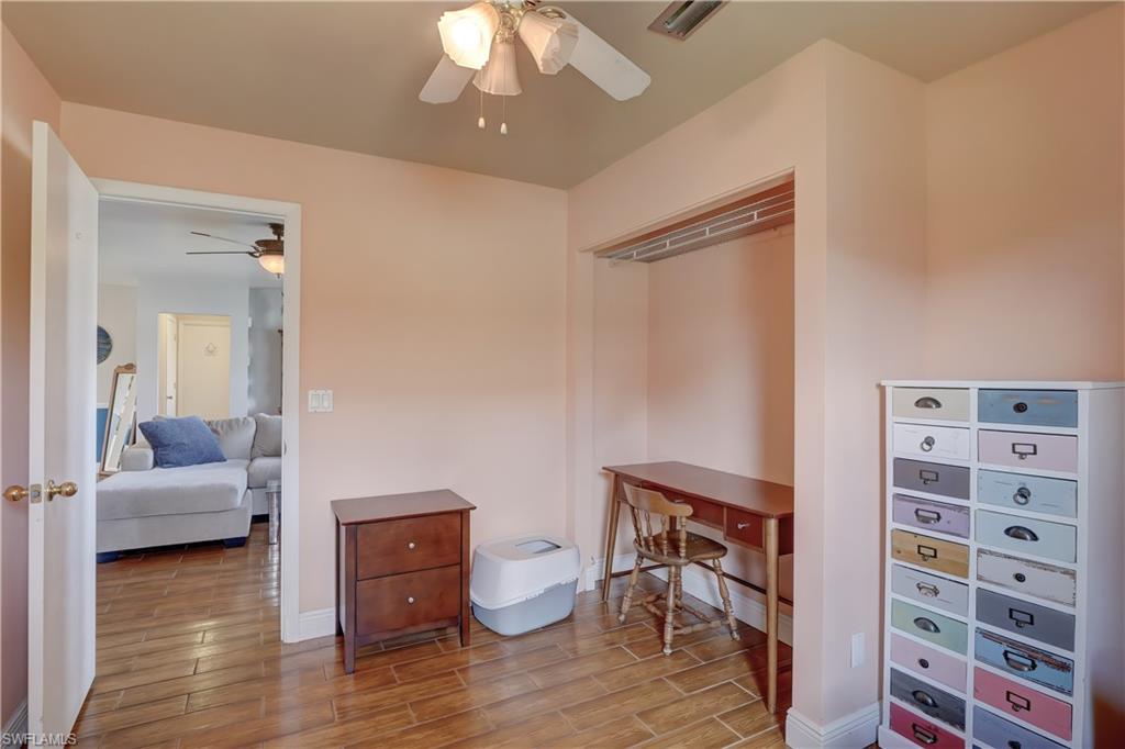 SAN CARLOS PARK - Residential