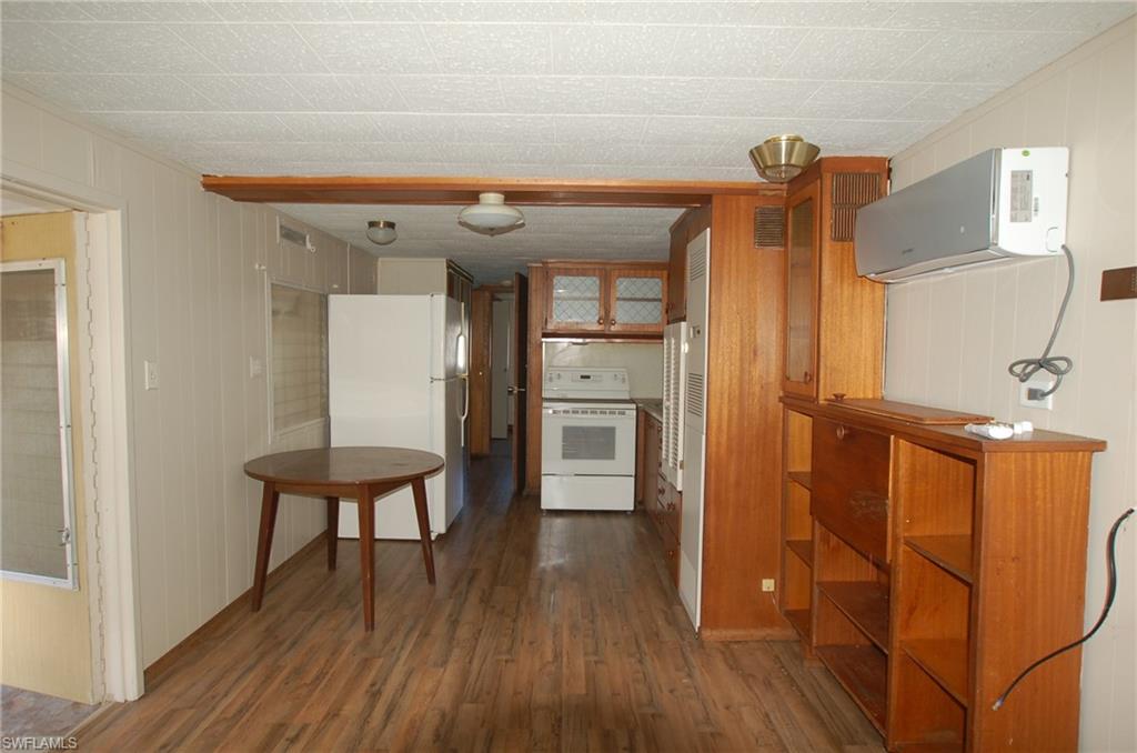 MOBILE MANOR - Residential