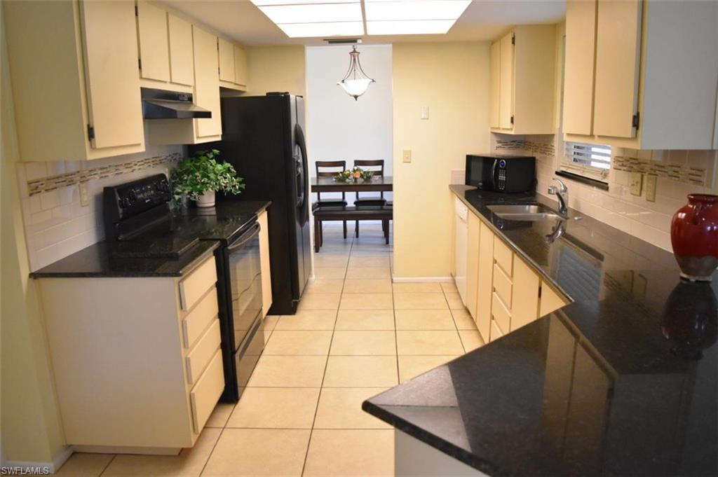 SAN CARLOS PARK - Residential