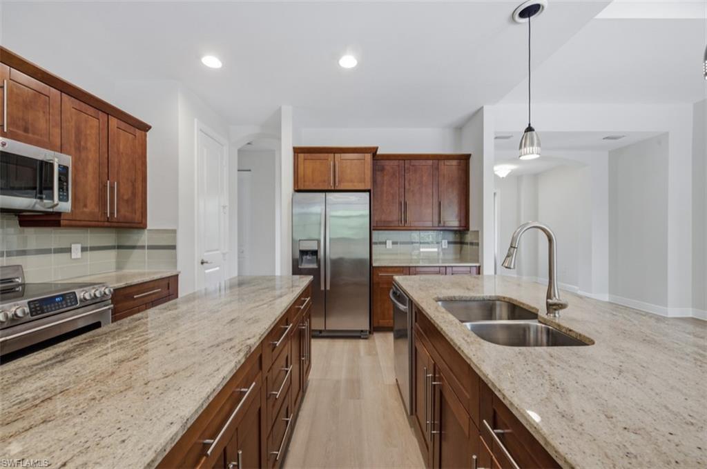 SAN CARLOS PARK - Residential