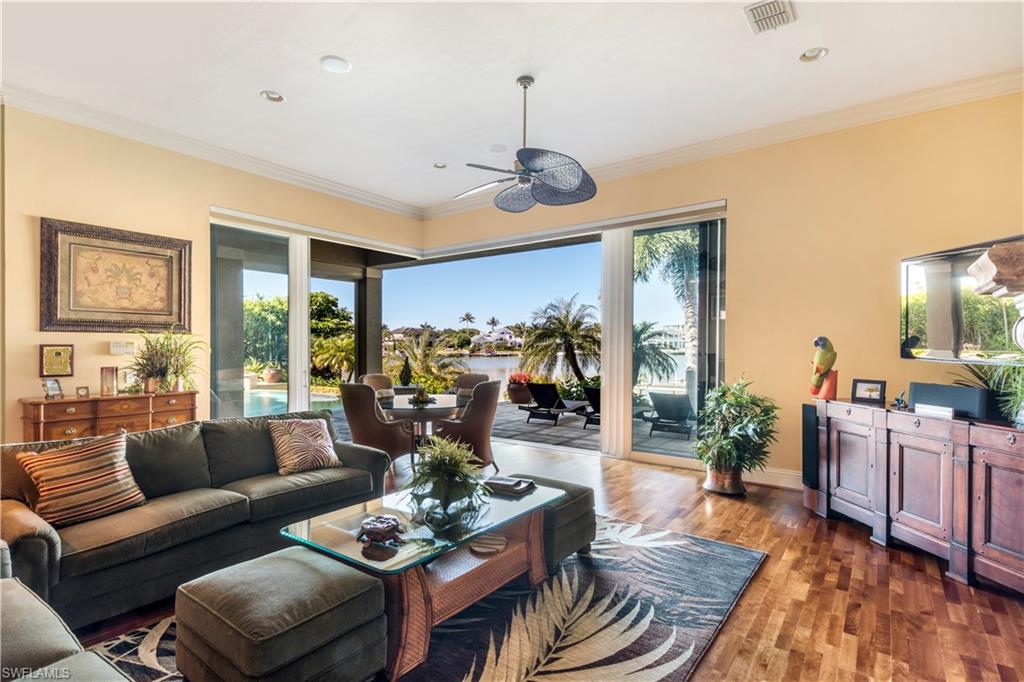 MOORINGS - Residential