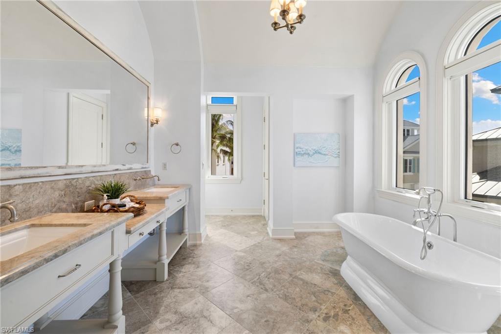 BAREFOOT BEACH - Residential