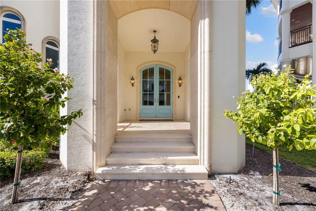 BAREFOOT BEACH - Residential