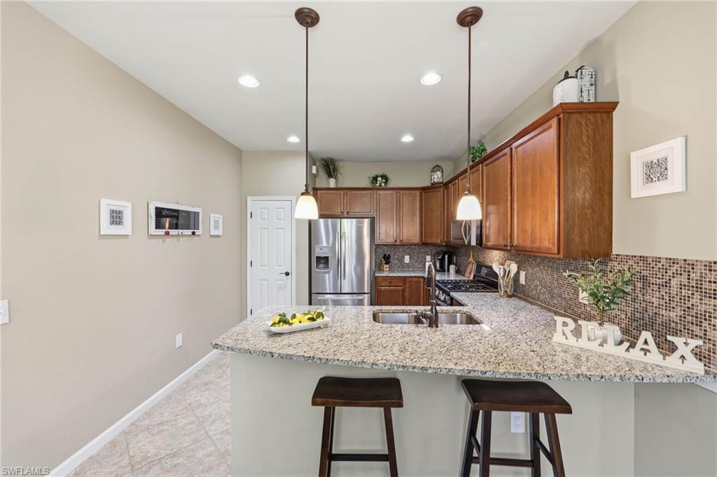 WINDING CYPRESS - Residential