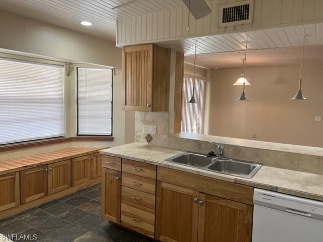 SAN CARLOS PARK - Residential Lease