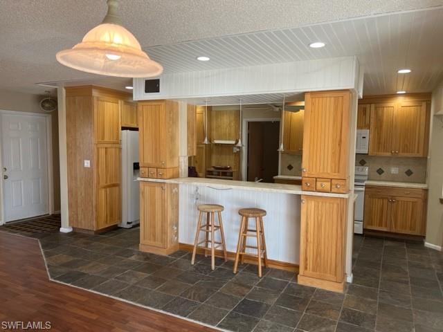 SAN CARLOS PARK - Residential Lease