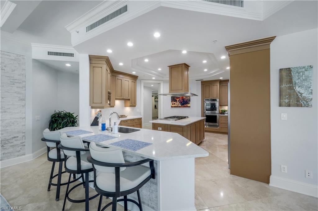 SEASONS AT NAPLES CAY - Residential