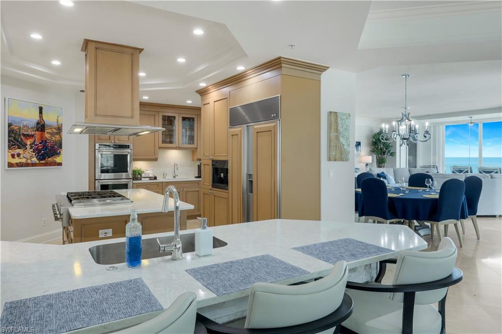 SEASONS AT NAPLES CAY - Residential