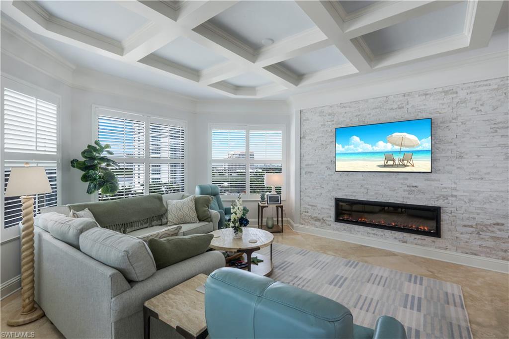 SEASONS AT NAPLES CAY - Residential