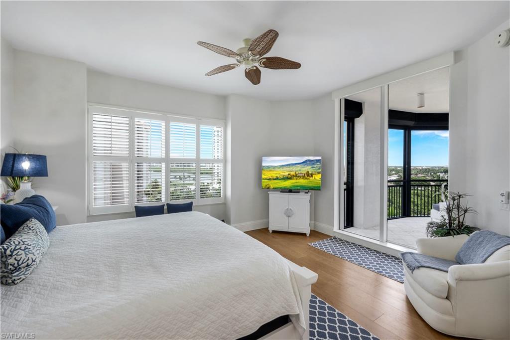 SEASONS AT NAPLES CAY - Residential