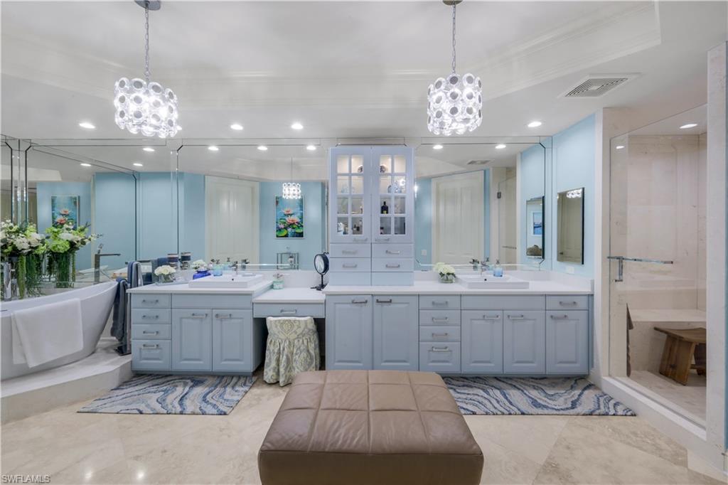 SEASONS AT NAPLES CAY - Residential