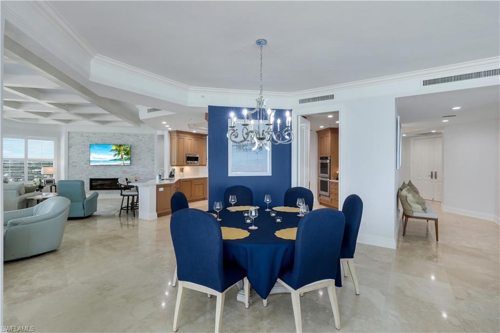 SEASONS AT NAPLES CAY - Residential