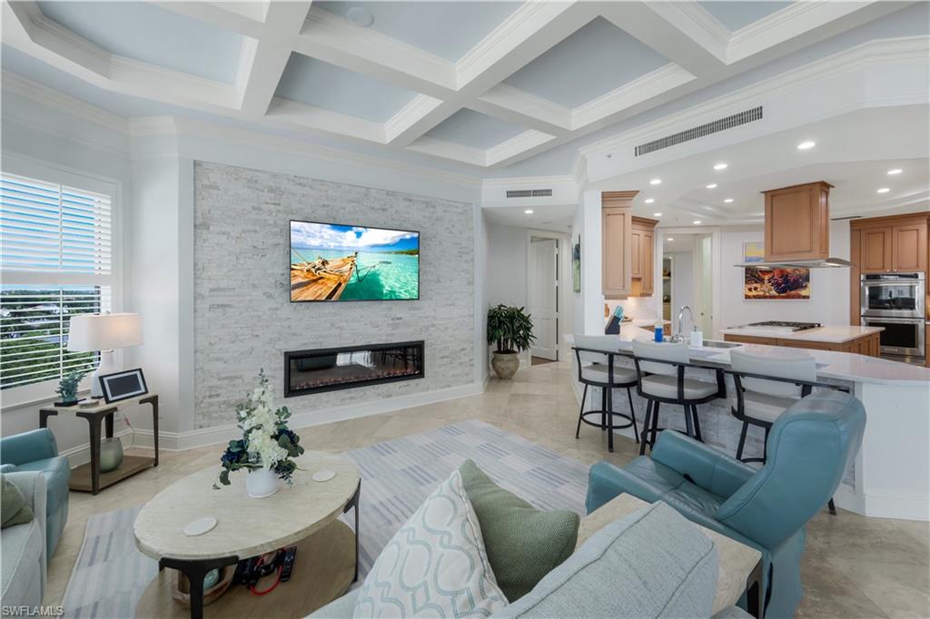 SEASONS AT NAPLES CAY - Residential