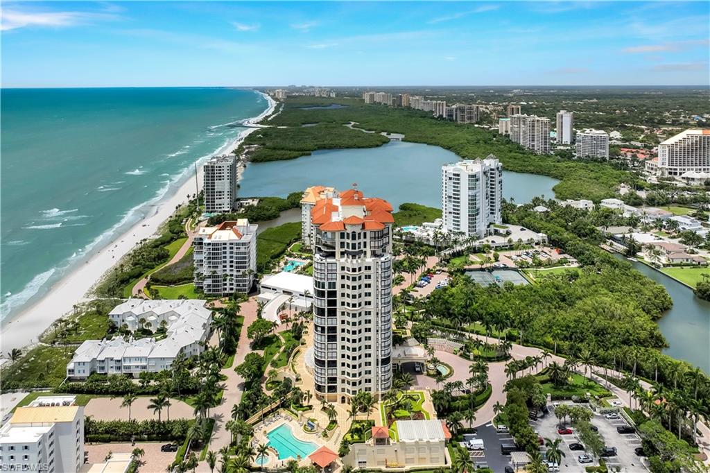 SEASONS AT NAPLES CAY - Residential