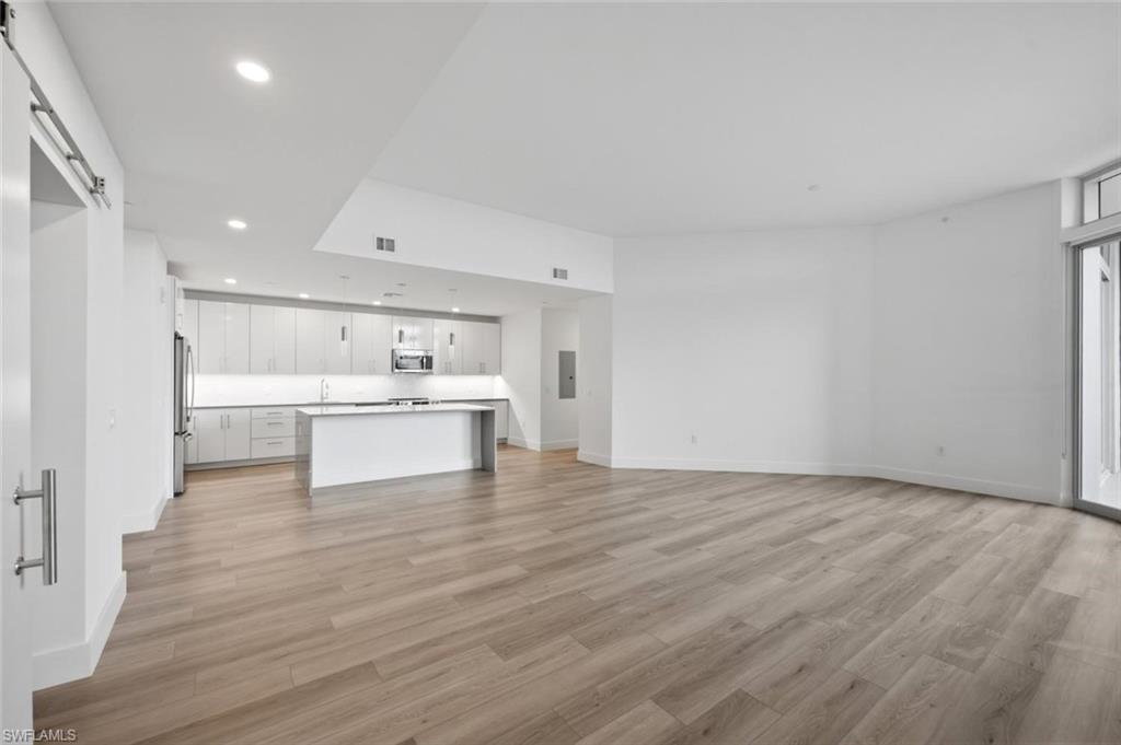 ASCENT AT METROPOLITAN NAPLES - Residential Lease