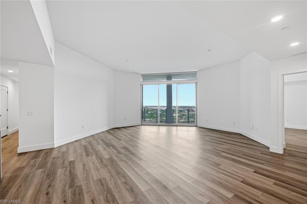 ASCENT AT METROPOLITAN NAPLES - Residential Lease