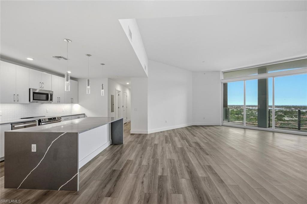 ASCENT AT METROPOLITAN NAPLES - Residential Lease