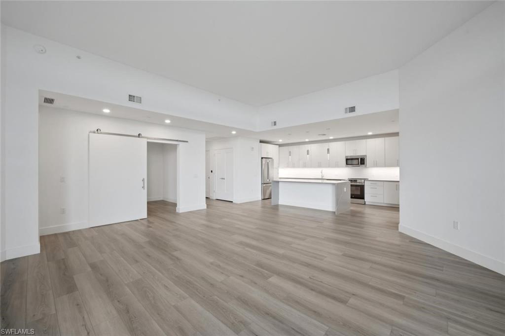 ASCENT AT METROPOLITAN NAPLES - Residential Lease