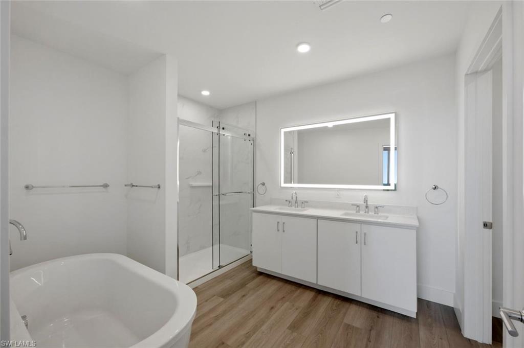 ASCENT AT METROPOLITAN NAPLES - Residential Lease