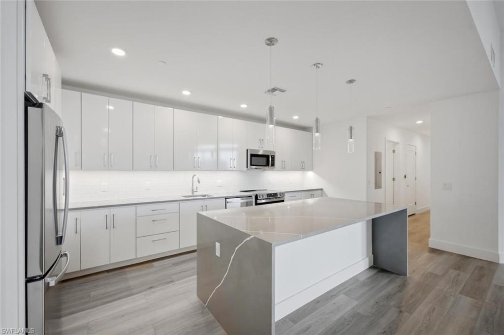 ASCENT AT METROPOLITAN NAPLES - Residential Lease
