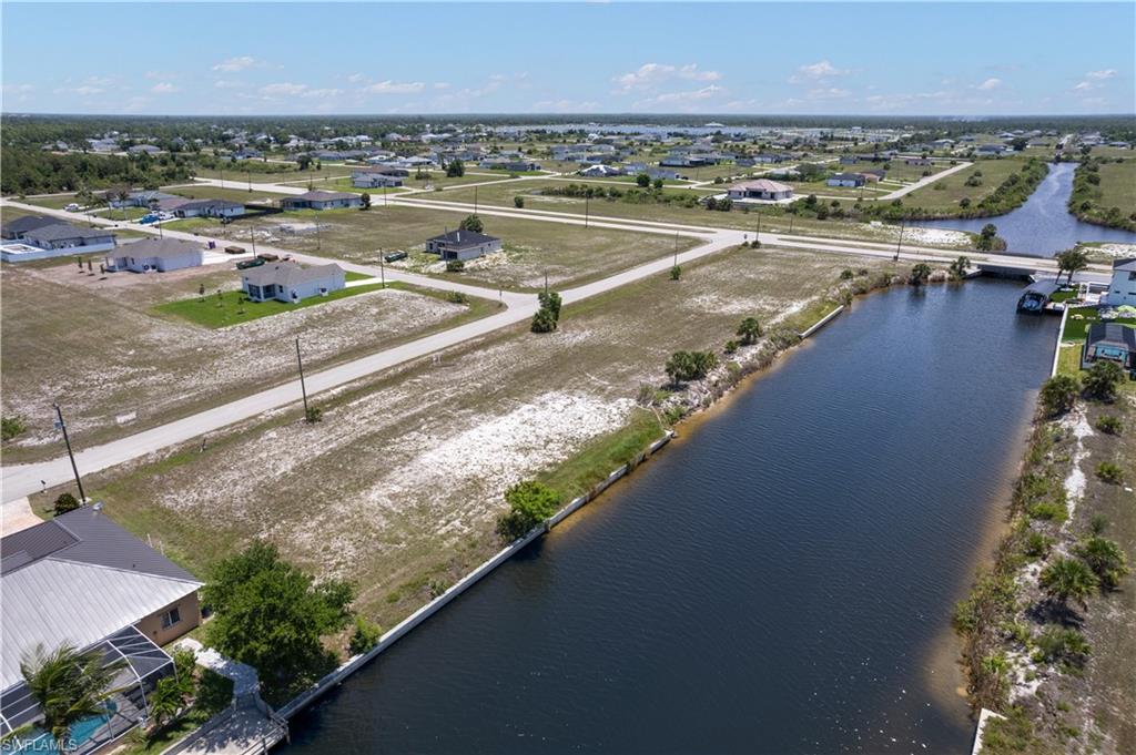 CAPE CORAL - Land