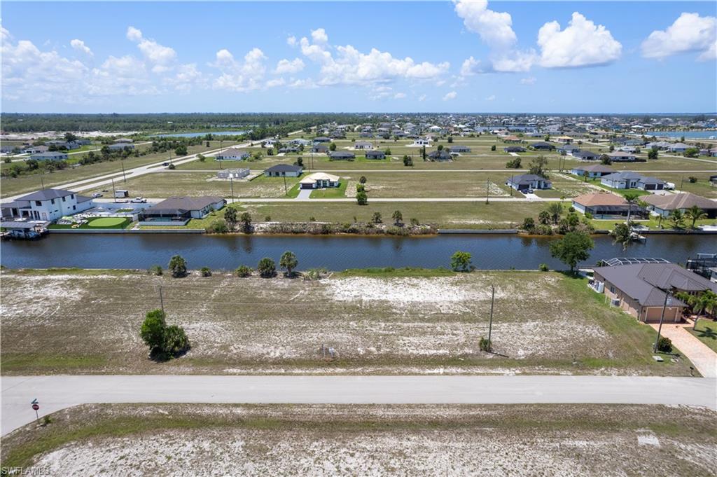 CAPE CORAL - Land