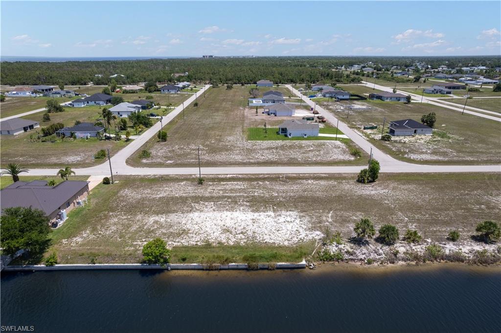 CAPE CORAL - Land